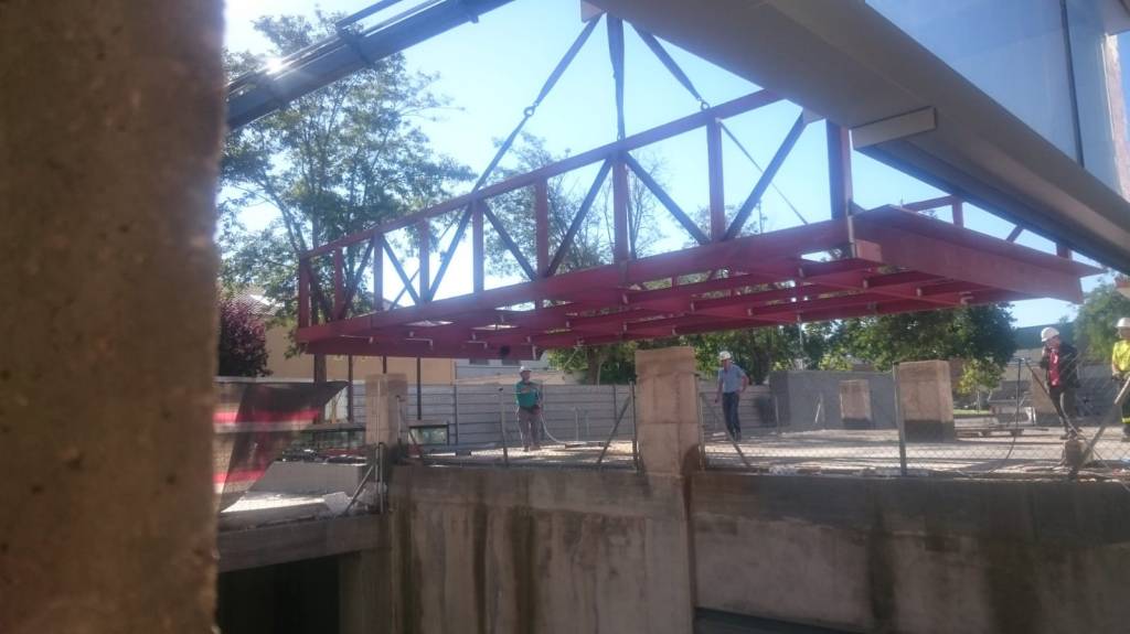 Grúa colocación módulos